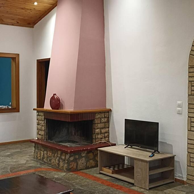Вілла Πετρινη Κατοικια Στην Φυση Tagarades Екстер'єр фото